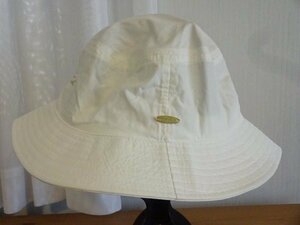 □ BROWNY □ ホワイトカラー 男女兼用　バケットハット　スタイル帽子　サイズ５７cm〜５９cm　キャップ　帽子