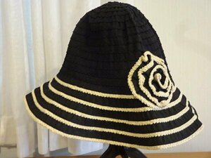 ∨ サンモト ∨レディース・婦人用　つば広ハット　スタイル帽子　サイズ５７cm　キャップ　帽子　リボン付＆レース付