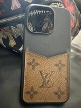 LOUIS VUITTON ルイヴィトン モノグラム リバースIPHONE・バンパー 14 14Pro スマホケース 美品LOUISVUITTONiPhone _画像1