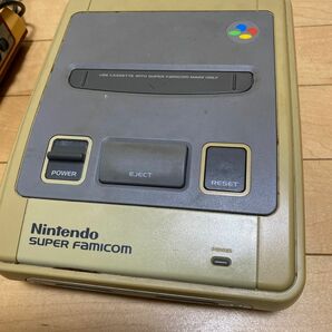 初代　スーパーファミコン　本体とコントローラーとケーブル　電源なし　動作未確認