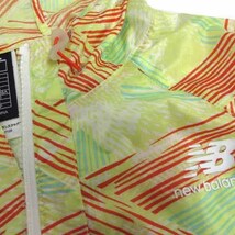 ニューバランス NEW BALANCE ジャケット ウインドブレーカー フーディー ポケッタブル 長袖 ロゴプリント 総柄 緑系 オレンジ 白 青 S_画像3