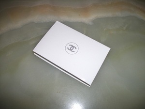  Chanel *ru Blanc compact lati Anne s20