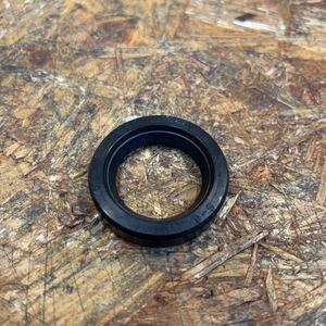  Triumph clutch back plate trap door oil seal Triumph 3TA/5TA/T90/T100/T120/T140/T150/T160 (WW26248)