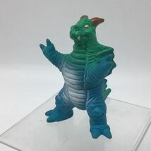 無版権 パチ 怪獣 ソフビ 約10ｃｍ パチモノ 当時物 レトロ フィギュア ウルトラマン 希少 青 緑 ドラゴン 昭和_画像1