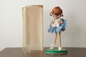 R-039659　レトロ雑貨　水玉模様の洋服がかわいらしい昭和レトロなポーズ人形(文化人形)(R-039659)