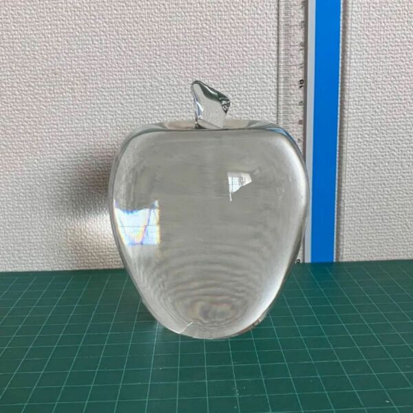 リンゴ　林檎　アップル　Apple 特大　ガラス置物　オブジェ　硝子細工　ペーパーウェイト　クリア