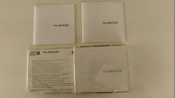 中古品です。ＣＤ、2枚組 ビートルズ、THE BEATLES　です、状態はケースに折れ、破れ、イタミがあります。