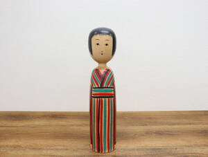 高橋雄司 作 こけし/伝統こけし 秋田川連 高さ約36.5cm 人形/日本人形 在銘/銘有 置物/置飾り 工芸品/民芸品/伝統工芸 『W1084-68』