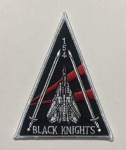 米海軍 VF-154 "BLACK KNIGHTS" 航空機パッチ (三角形・剣)