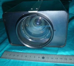 巨大なＣマウントレンズ　ＭＩＫＡＭＩ　Ｖ１０Ｘ１５Ｒ　EA-PS　監視カメラに最適 　長期保管品です。