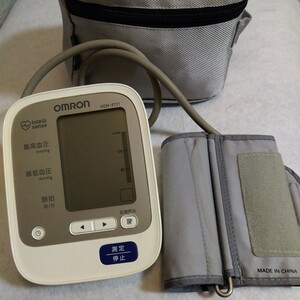 OMRON/オムロン★自動血圧計/電子血圧計/上腕式血圧計★HEM-8721★状態良好！★完動品！★定形外発送可！★送料、最安価で対応します！
