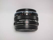 超美品 OLYMPUS M.ZUIKO DIGITAL 17mm F1.8 （ブラック）別売り純正フード付き_画像1