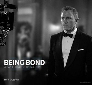 ★新品★送料無料★ダニエル・クレイグ 「ジェームズボンドになるまで」 ブック★Being Bond: A Daniel Craig Retrospective