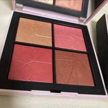 美品　NARS ナーズ　オーガズムフォープレイ　ブラッシュクワッド_画像2