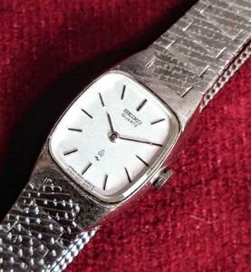 863【電池交換済】SEIKO PDP 1600-5000 ビンテージ セイコーレディースウォッチ シルバー文字盤 アンティーク腕時計