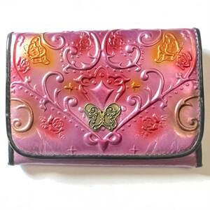 【人気】アナスイ 上質レザー 素材 大容量 デザイン カードケース ANNA SUI メタリックピンク系 バタフライ