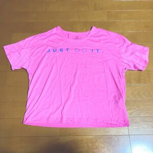 【新品・未使用】NIKE トレーニングTシャツ