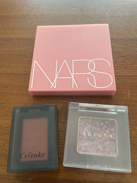celvoke to/ne アイシャドウ narsミラー ピンクセット