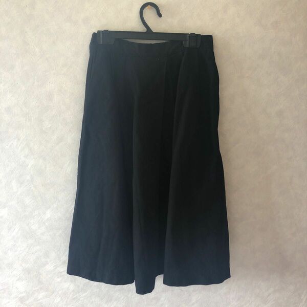 GU スカート　フレア　黒　ポケット両サイド