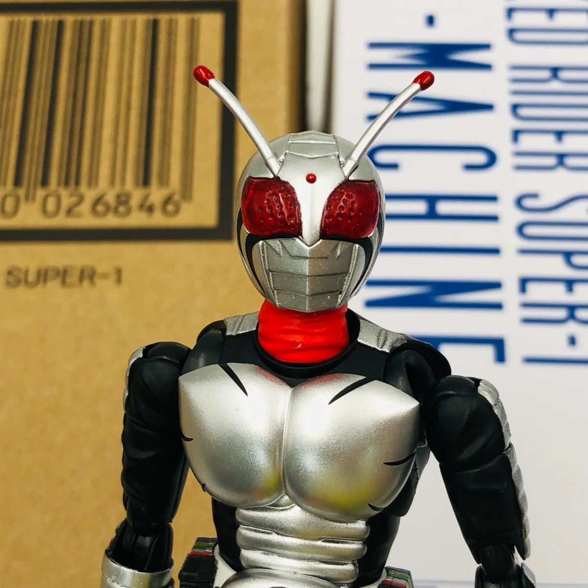 Yahoo!オークション -「s.h.フィギュアーツ 仮面ライダースーパー1&v