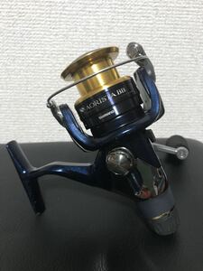 シマノ　アオリスタ　BB 2500 リアドラグ　人気モデル　ブルーメタリック