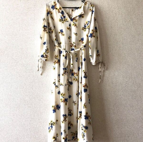 花柄ロングワンピース ホワイト系 花柄ワンピース グリーンパークス 美品