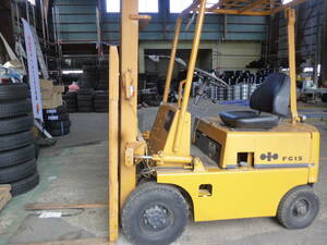 小松　(KOMATSU)　forklift Komatsu FG15　最大揚高4Meter現状渡しです。