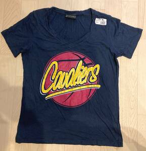 5th & Ocean NBA Cavaliers Women's Glitter Tシャツ サイズ L