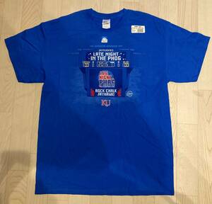 Gildan x Kansas Jayhawks Late Night Phog Basket ball Tシャツ U.S サイズ L