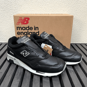 国内正規品 UK製 オールレザー New Balance M1500BK ブラック US11 29cm 新品 イギリス英国製 限定 NB 黒 スニーカー Made In England