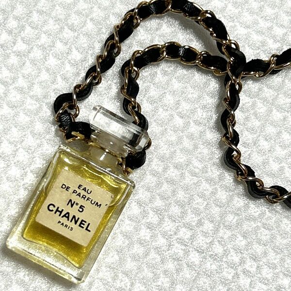 シャネル CHANEL 香水チェーンネックレス