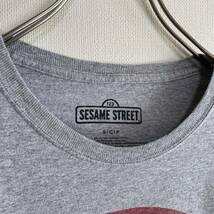 アメリカ古着　セサミストリート　SESAME STREET 半袖　Tシャツ　エルモ　クッキーモンスター　バート　Sサイズ　【P67】_画像3