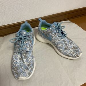 NIKEナイキ★軽量おしゃれスニーカー　24㎝　水色　美品