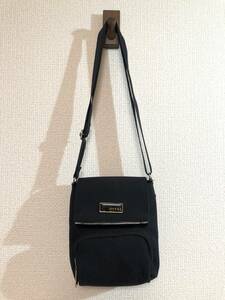 GUESS ゲス ショルダーバッグ 黒 ブラック ミニ レディース