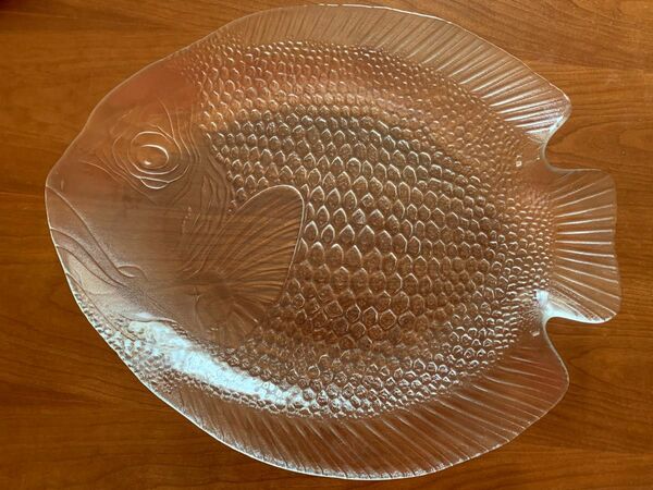 arcoroc社（フランス製）アルコロック　大皿　プレート　魚型