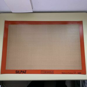 Silpat Premium Non-Stick シリコンベイキングマット　縦38cm × 横58cm