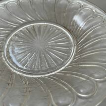 明治～大正 プレスガラス 和ガラス 小皿 菊渦紋 SEISHOSHA キズ Antique pressed glass small dish, early 20th_画像5