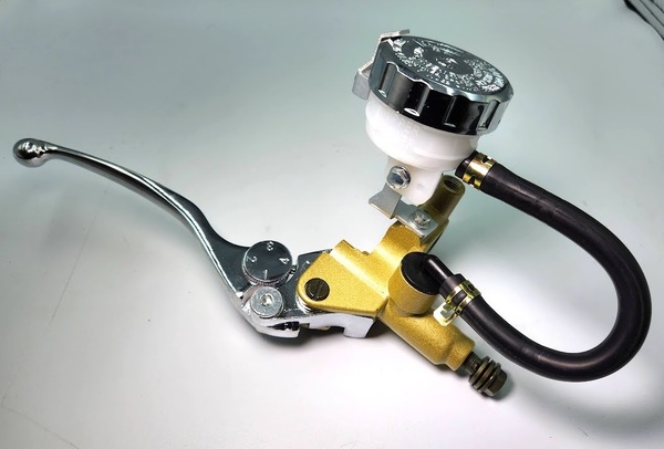 ダックス 別体式 ゴールド ブレーキマスターシリンダー メッキキャップ シングル 汎用 検 / CBR PCX NSR NINJA モンキー FX GPZ RG250E