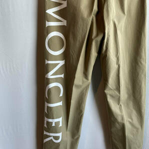 新品 本物 モンクレール ロゴ パンツ 48 MONCLER コベージュ ロゴ ワッペン チノパン コットン ナイロンの画像4