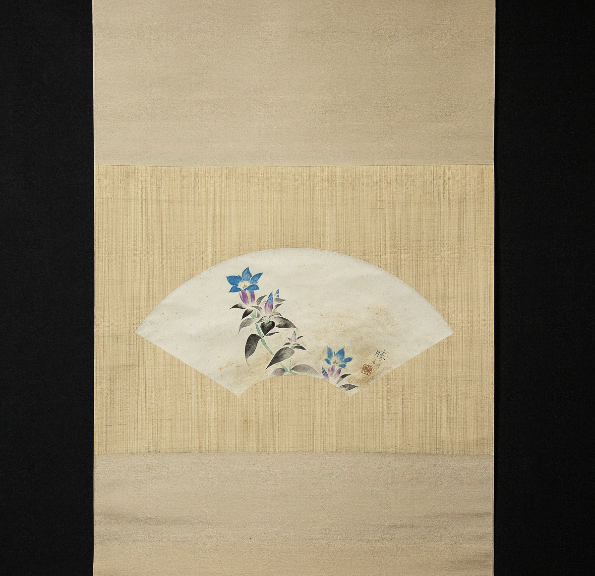 844 [Authentic work] Shoshi Arai Ryukan Box with folding fan, painting, Japanese painting, flowers and birds, birds and beasts