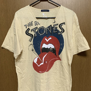 40 URBAN RESEARCH × The Rolling Stones / アーバンリサーチ × ローリング・ストーンズ Vネック半袖Tシャツ