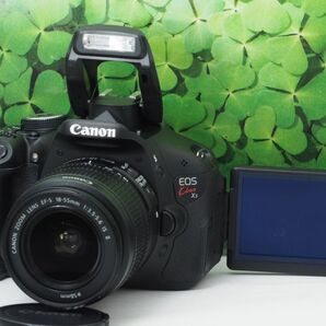 【美品 】スマホへ転送も可能 ♪一眼で自撮りOKキャノンKissX5レンズキット コスパの高い人気モデル♪