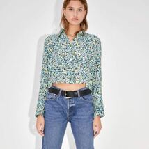 【送料無料】ZARA ザラ★花柄 長袖ブラウス ショート丈 未使用タグ付き ブルー 青_画像3