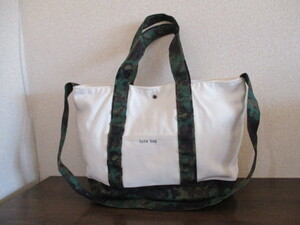 LEPSIM(LOWRYS FARM) white × camouflage pattern tote bag (USED)71918