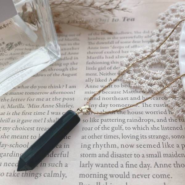 六角柱ネックレス ブラック ゴールド 黒☆Vintage jewelry accessories A398