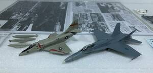 1/144 2機セット A-4E スカイホーク VC-5 チェッカーテイル / F/A-18 ホーネット VFA-192 ♯ 1-B アクロチームコレクション 冷戦時代の翼