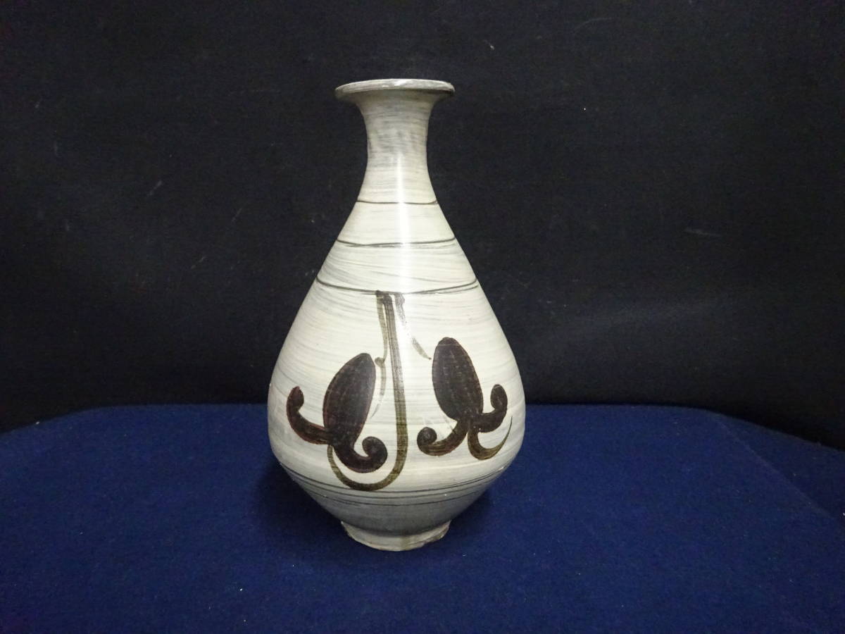 朝鮮美術【T3 朝鮮古陶磁鶏龍山粉青沙器鉄絵刷毛目唐草文瓶箱付き高