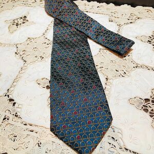 美品☆Givenchy ジバンシー　シルク100% ネクタイ　イタリア製 高級ネクタイ