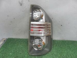 [中古] H20/5 ヴォクシー DBA-ZRR70G 右テールランプ 81550-28440 350290