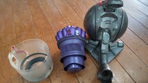 COQ631 dyson DC36 CX2-JP-CGA5589A ダイソン 掃除機 コードタイプ サイクロン式 簡易動作確認OK 現状品 _画像7